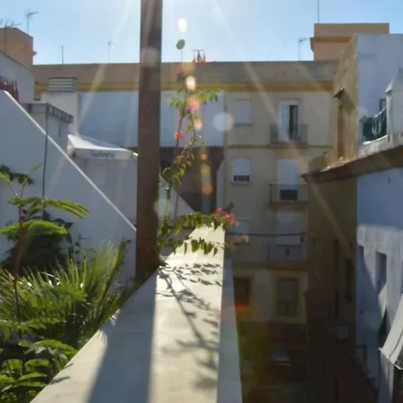 Cadizz-atico El Falla Con Terraza De 40m2 加的斯